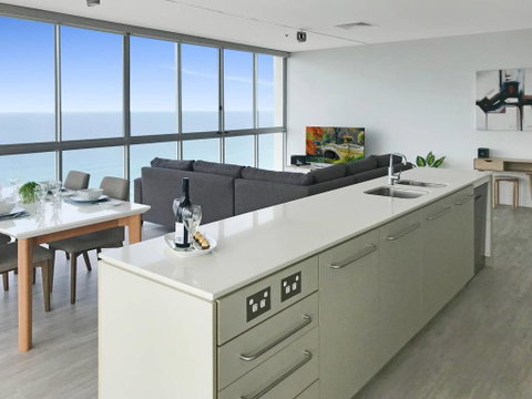 Stunning Views, Air On Broadbeach!Wine, Wifi, Parking - Surfers Paradise Gold Coast 0