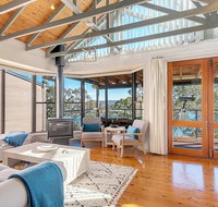 STUNNING WATERFRONT ESCAPE AT DALEYS POINT - Surfers Paradise Gold Coast