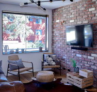Stylish Modern Apartment Located In Marrickville - Surfers Paradise Gold Coast