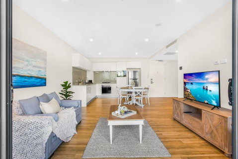 Sun Drenched Apartment In The Heart Of Surfers - Surfers Paradise Gold Coast 0