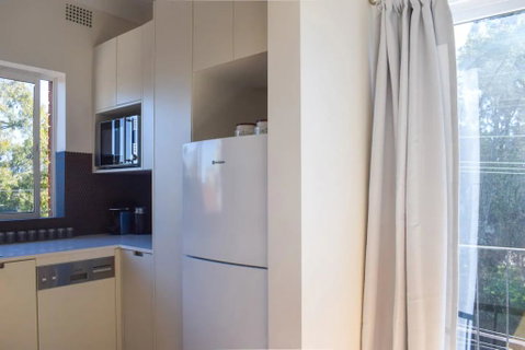 Sun-Drenched 1 Bed Studio Apt Newtown Parking - Surfers Paradise Gold Coast 1
