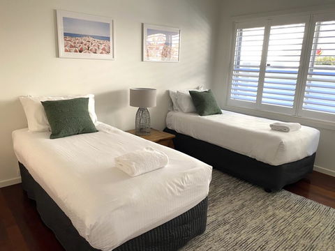 Sundecks - Surfers Paradise Gold Coast 2