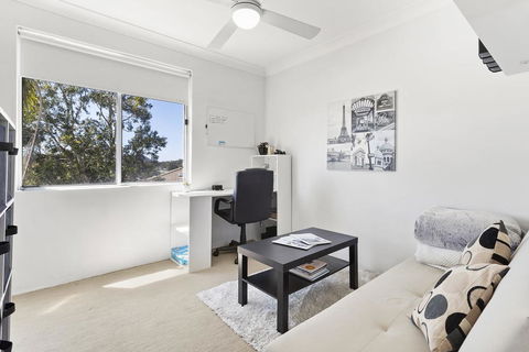 Sunset Towers, 14/25 Donald Street - Surfers Paradise Gold Coast 3