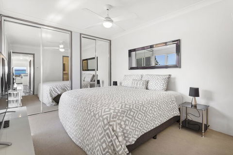 Sunset Towers, 14/25 Donald Street - Surfers Paradise Gold Coast 2