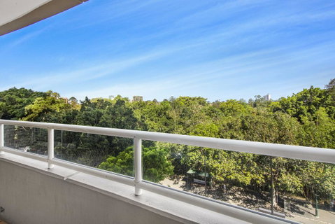 Super Convenient Apartment With Garden Views - Surfers Paradise Gold Coast 0