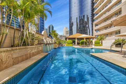 Super Convenient Apartment With Garden Views - Surfers Paradise Gold Coast 2