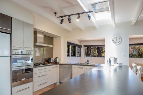 Tallwood 24, NARRWALLEE - Surfers Paradise Gold Coast 1