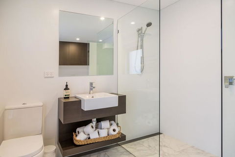 Tallwood 24, NARRWALLEE - Surfers Paradise Gold Coast 3