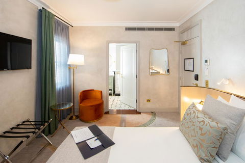 Tattersalls Hotel - Surfers Paradise Gold Coast 1