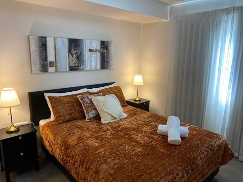 TERRACE LUX FULLY AIR 2 CAR FREE NETFLIX WIFI WINE - Surfers Paradise Gold Coast 2