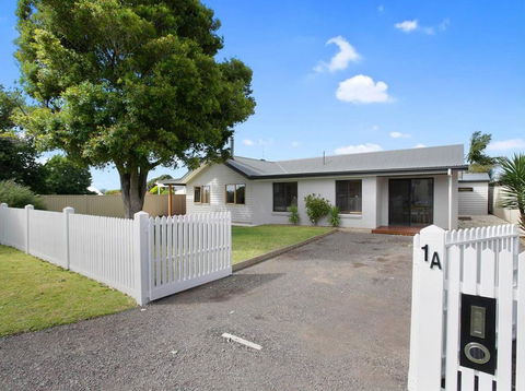 THE ASHMAN HOUSE - Modern And Close To Town - Surfers Paradise Gold Coast 0