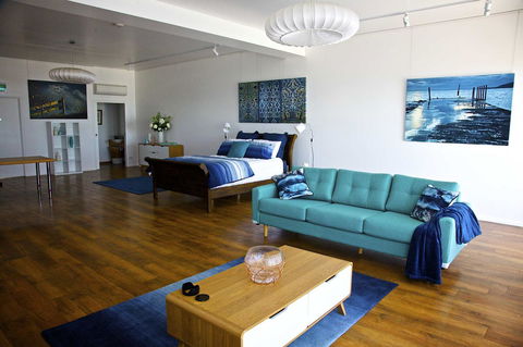 Penguin Beachfront Apartments - Surfers Paradise Gold Coast 3