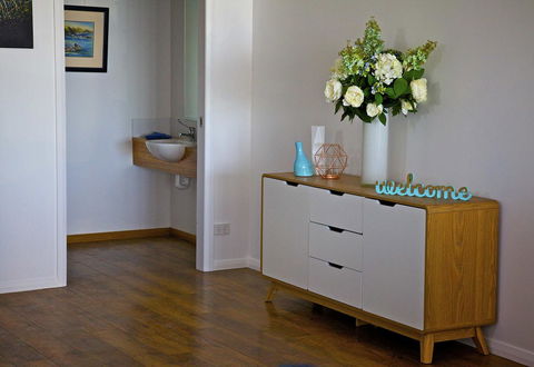 Penguin Beachfront Apartments - Surfers Paradise Gold Coast 11