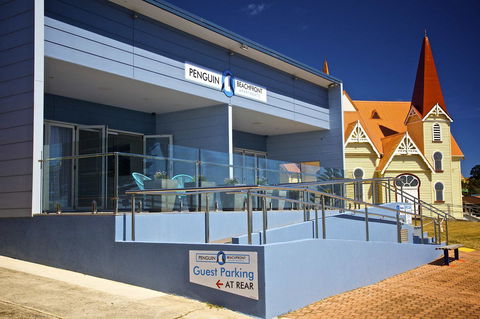 Penguin Beachfront Apartments - Surfers Paradise Gold Coast 1