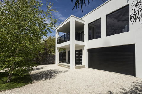 Pearl Hawley Beach - Surfers Paradise Gold Coast 0