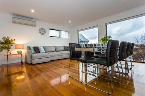 Pearl Hawley Beach - Surfers Paradise Gold Coast 8