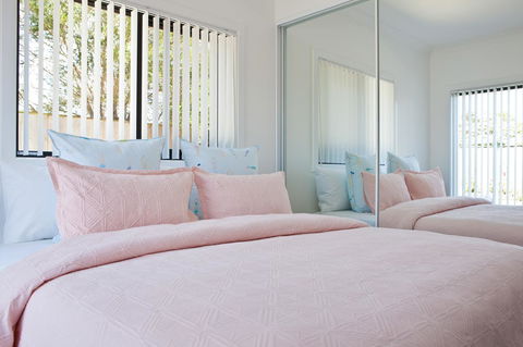 Pearl Hawley Beach - Surfers Paradise Gold Coast 27