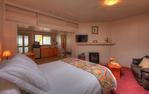 Ellie\'s Cottages - Surfers Paradise Gold Coast 12