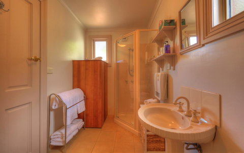 Ellie\'s Cottages - Surfers Paradise Gold Coast 17