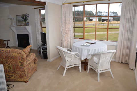 Buttons Cottage For Canyon & Rain Forest Walks With In House Dining - Surfers Paradise Gold Coast 12