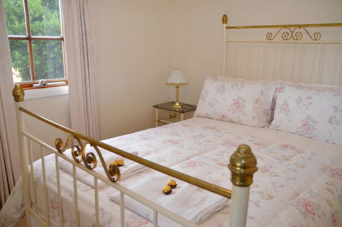 Buttons Cottage For Canyon & Rain Forest Walks With In House Dining - Surfers Paradise Gold Coast 19