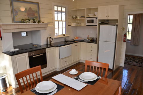 Buttons Cottage For Canyon & Rain Forest Walks With In House Dining - Surfers Paradise Gold Coast 20