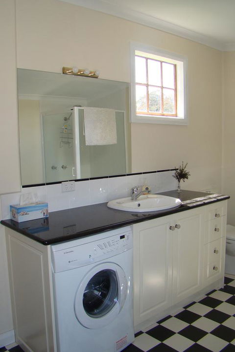 Buttons Cottage For Canyon & Rain Forest Walks With In House Dining - Surfers Paradise Gold Coast 17