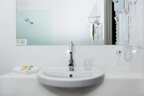Beachfront Bicheno - Surfers Paradise Gold Coast 24