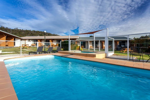 Beachfront Bicheno - Surfers Paradise Gold Coast 33