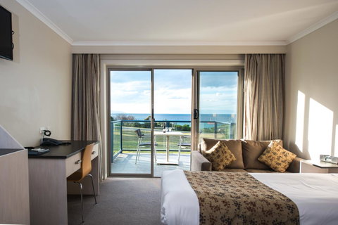Beachfront Bicheno - Surfers Paradise Gold Coast 15