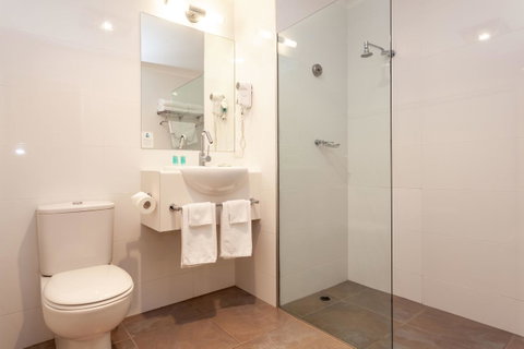 Beachfront Bicheno - Surfers Paradise Gold Coast 23