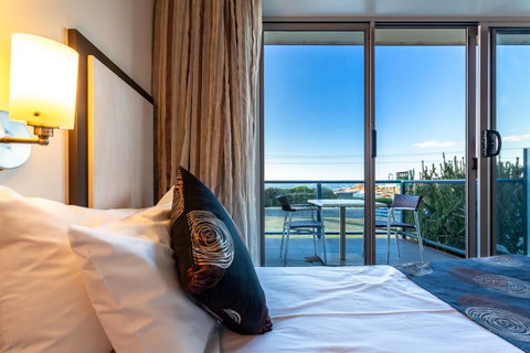 Beachfront Bicheno - Surfers Paradise Gold Coast 16