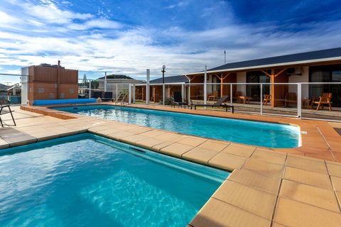 Beachfront Bicheno - Surfers Paradise Gold Coast 34