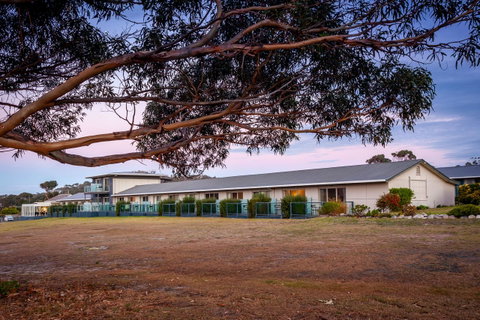 Beachfront Bicheno - Surfers Paradise Gold Coast 40