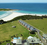 Diamond Island Resort  Bicheno Penguin Show - Surfers Paradise Gold Coast