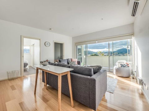 Marina View Apartment - Surfers Paradise Gold Coast 20