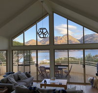 Freycinet Beach House - Surfers Paradise Gold Coast