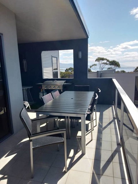 Bicheno Views On Douglas - Surfers Paradise Gold Coast 10