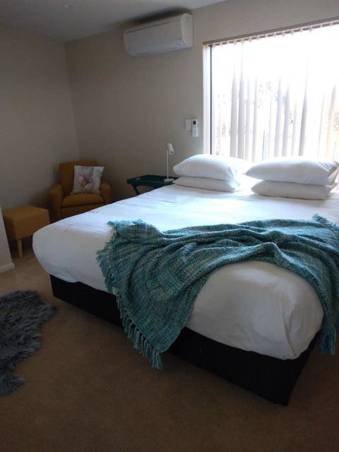Bicheno Views On Douglas - Surfers Paradise Gold Coast 23