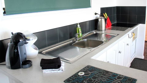 KINGFISHER COTTAGE Beachfront At The Binalong Bay - Surfers Paradise Gold Coast 18