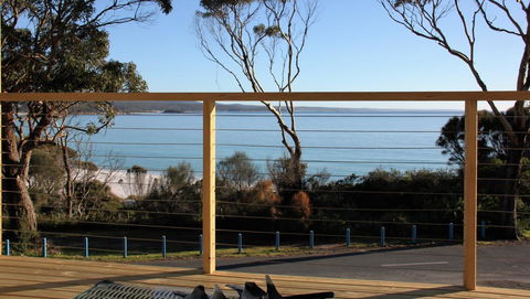 KINGFISHER COTTAGE Beachfront At The Binalong Bay - Surfers Paradise Gold Coast 6