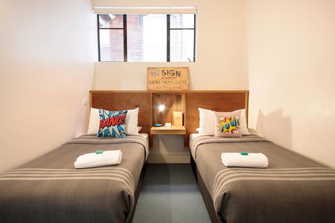 Alabama Hotel Hobart - Surfers Paradise Gold Coast 19