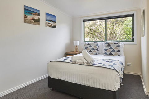 DOLPHIN LOOKOUT COTTAGE - Amazing Views Of The Bay Of Fires - Surfers Paradise Gold Coast 15
