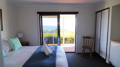 DOLPHIN LOOKOUT COTTAGE - Amazing Views Of The Bay Of Fires - Surfers Paradise Gold Coast 13
