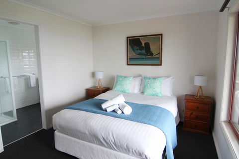 DOLPHIN LOOKOUT COTTAGE - Amazing Views Of The Bay Of Fires - Surfers Paradise Gold Coast 10