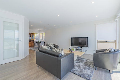 Nature & Relax House, Panoramic Sea View, Free Parking 37 - Surfers Paradise Gold Coast 25