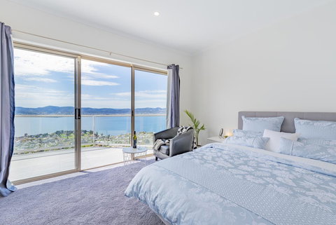 Nature & Relax House, Panoramic Sea View, Free Parking 37 - Surfers Paradise Gold Coast 0