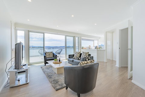 Nature & Relax House, Panoramic Sea View, Free Parking 37 - Surfers Paradise Gold Coast 24