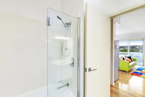 Bellerive Marina View Apartments No 28 - Surfers Paradise Gold Coast 9