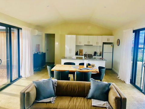 EMBRACING EVANDALE - Hosted By L'Abode Accommodation - Surfers Paradise Gold Coast 2